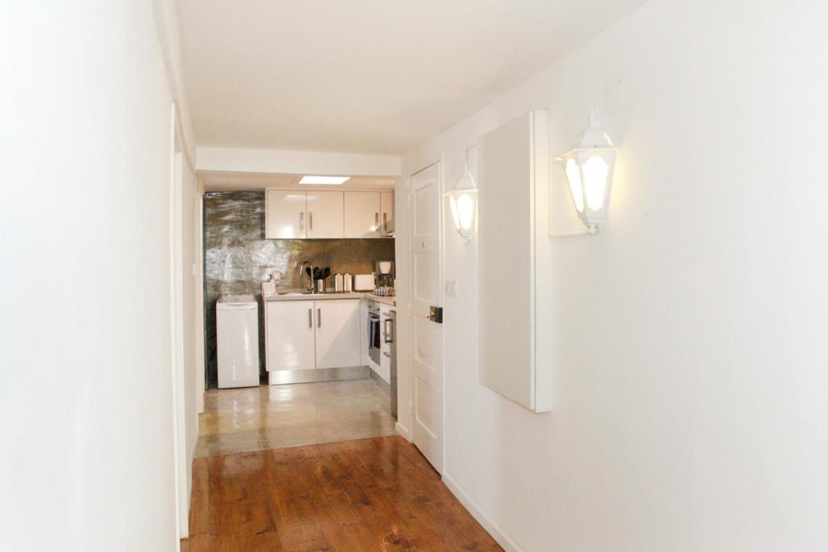 Best Terrace River View Apt In Alfama Lejlighed *